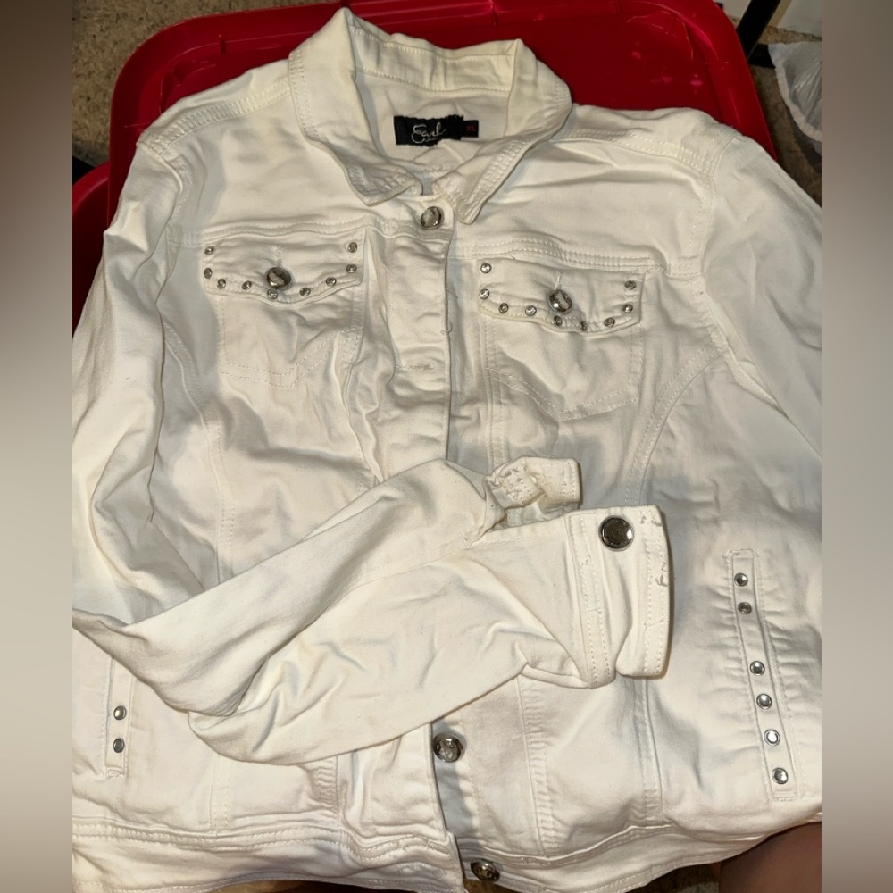Stylish White Jacket with Stud Accents